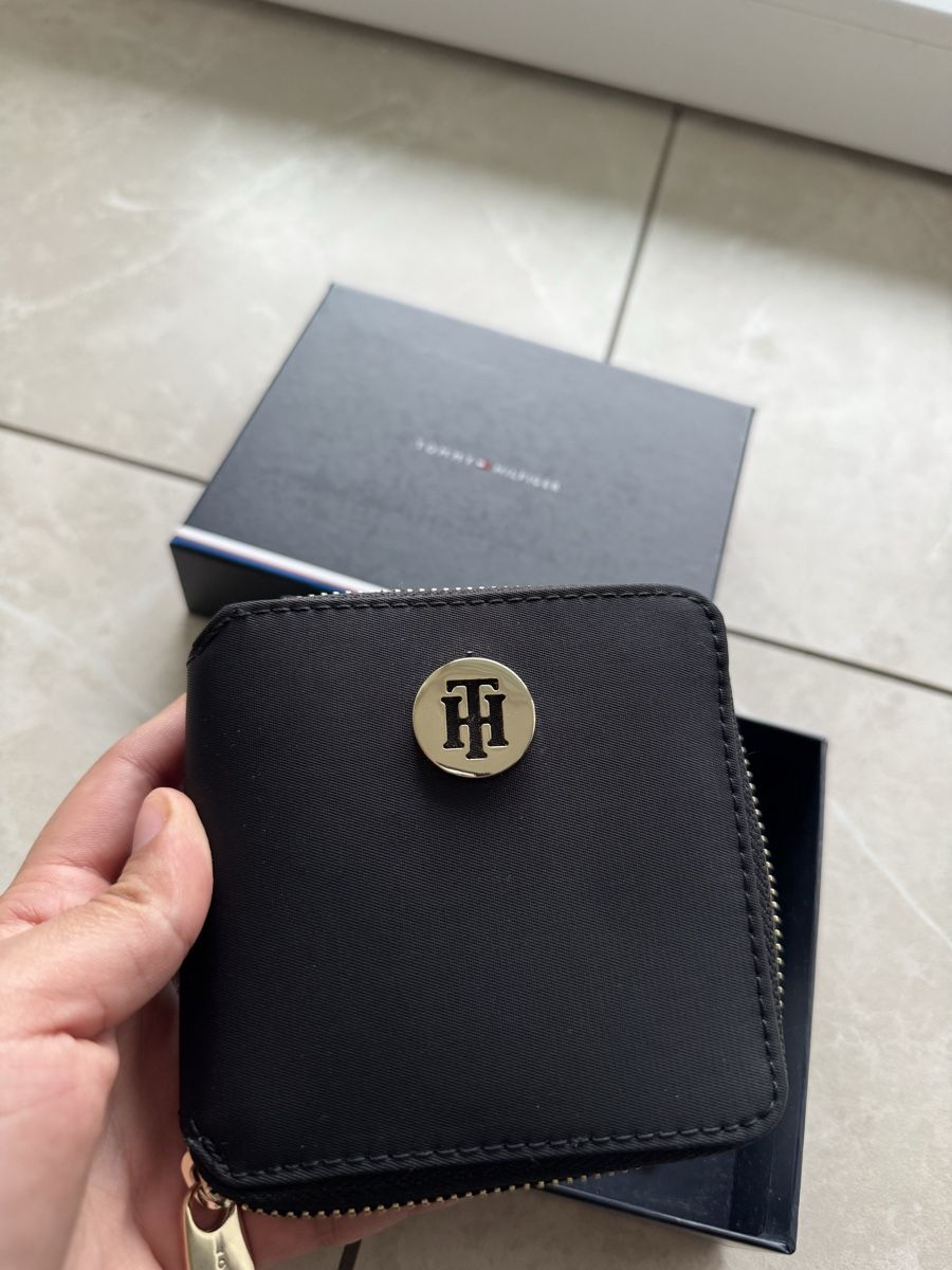Tommy Hilfiger Portafogli: NEU Tommy Hilfiger Portmonnaie – Nuovo e nell'imballaggio originale da Bellmund venduto da HAV2020