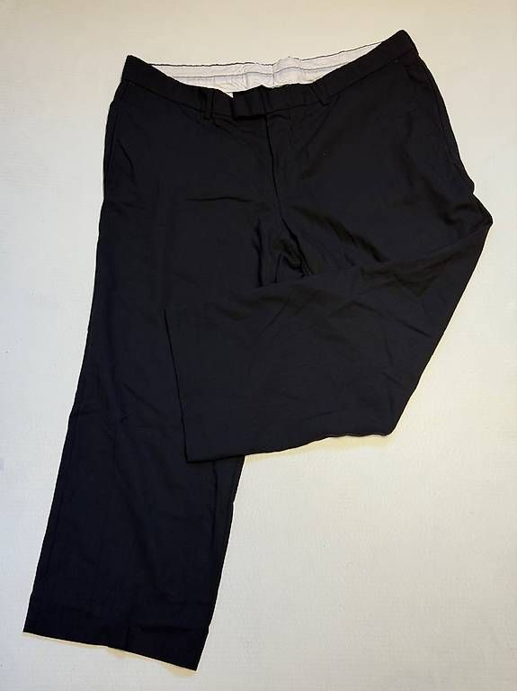 Pantalons: Hugo Boss Hose – D'occasion à Biel/Bienne par xav_8d66 2