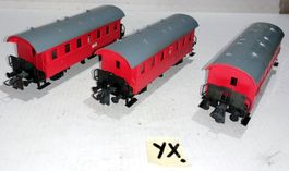 YX) Trix Express Einheits-Personenwagen, 3xRot