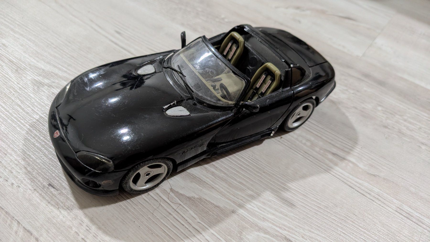 Bburago Modellini d'auto: Burago Dodge Viper 1/18 – Usato da Rohrbach venduto da Zidane6