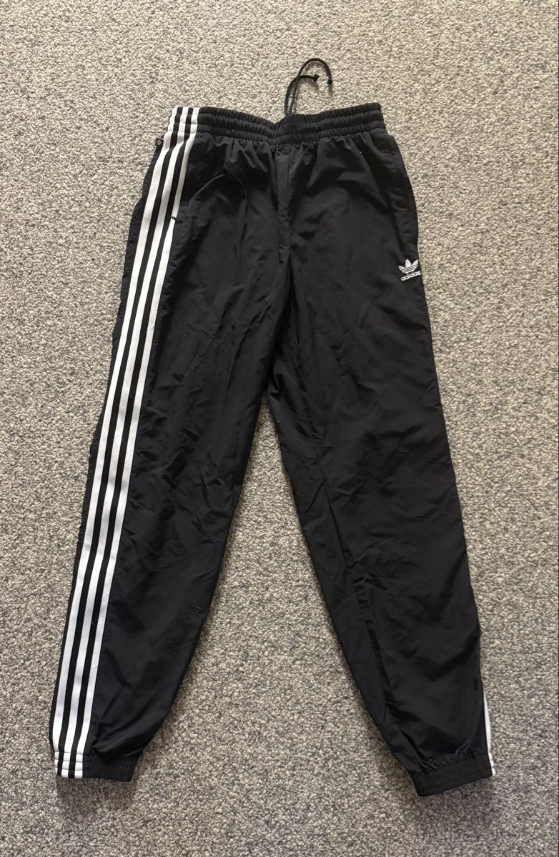 Adidas Pantalons: Adidas Hose, Grösse S – D'occasion à Dachsen par Lor_sch