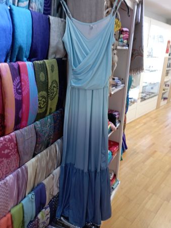 Wunderschönes Kleid aus Ladenauflösungng