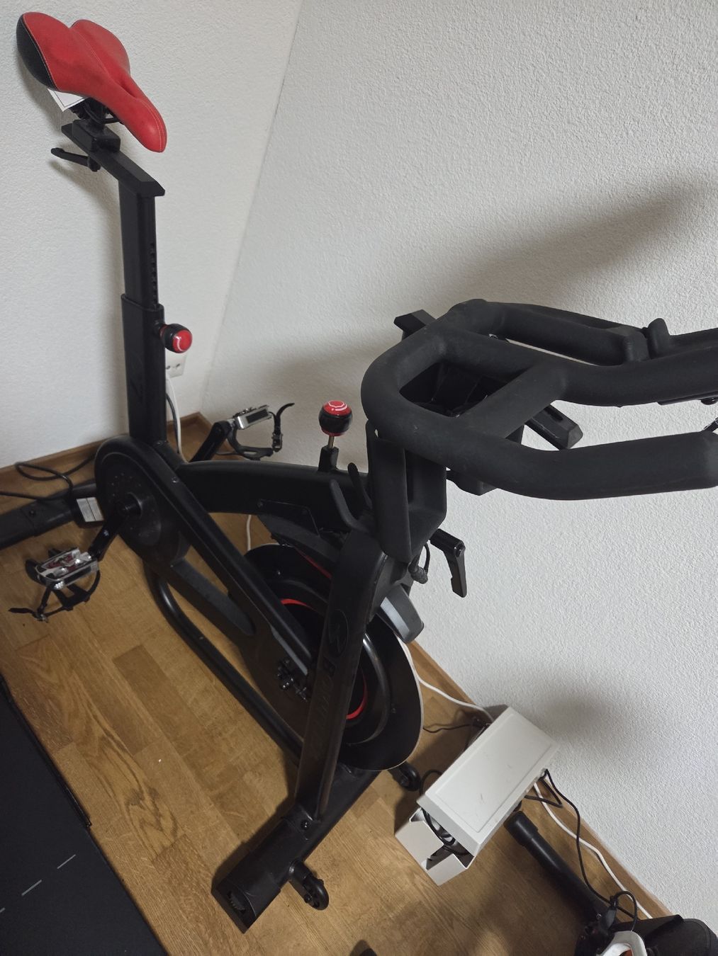 Bowflex Hometrainer: Indoor Cycle - Bowflex C7 mit Touchscreen guter Zustand – Usato da Tagelswangen venduto da Nexus7778