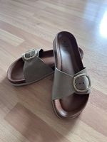 Pantoletten, ähnlich Birkenstock, Gr 38, khaki, leder