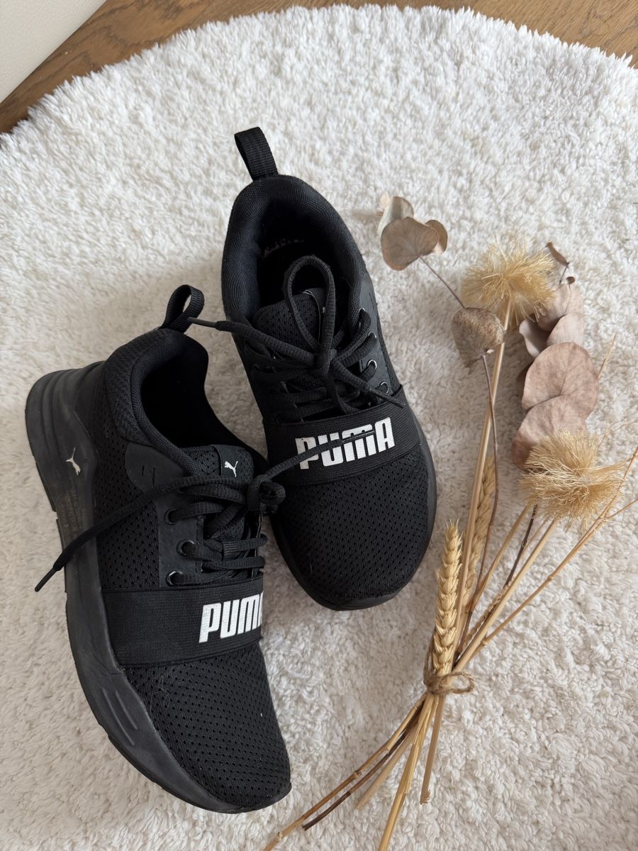 Puma Scarpe da donna: Puma Sneaker schwarz Gr. 37 – Usato da Obfelden venduto da dafae