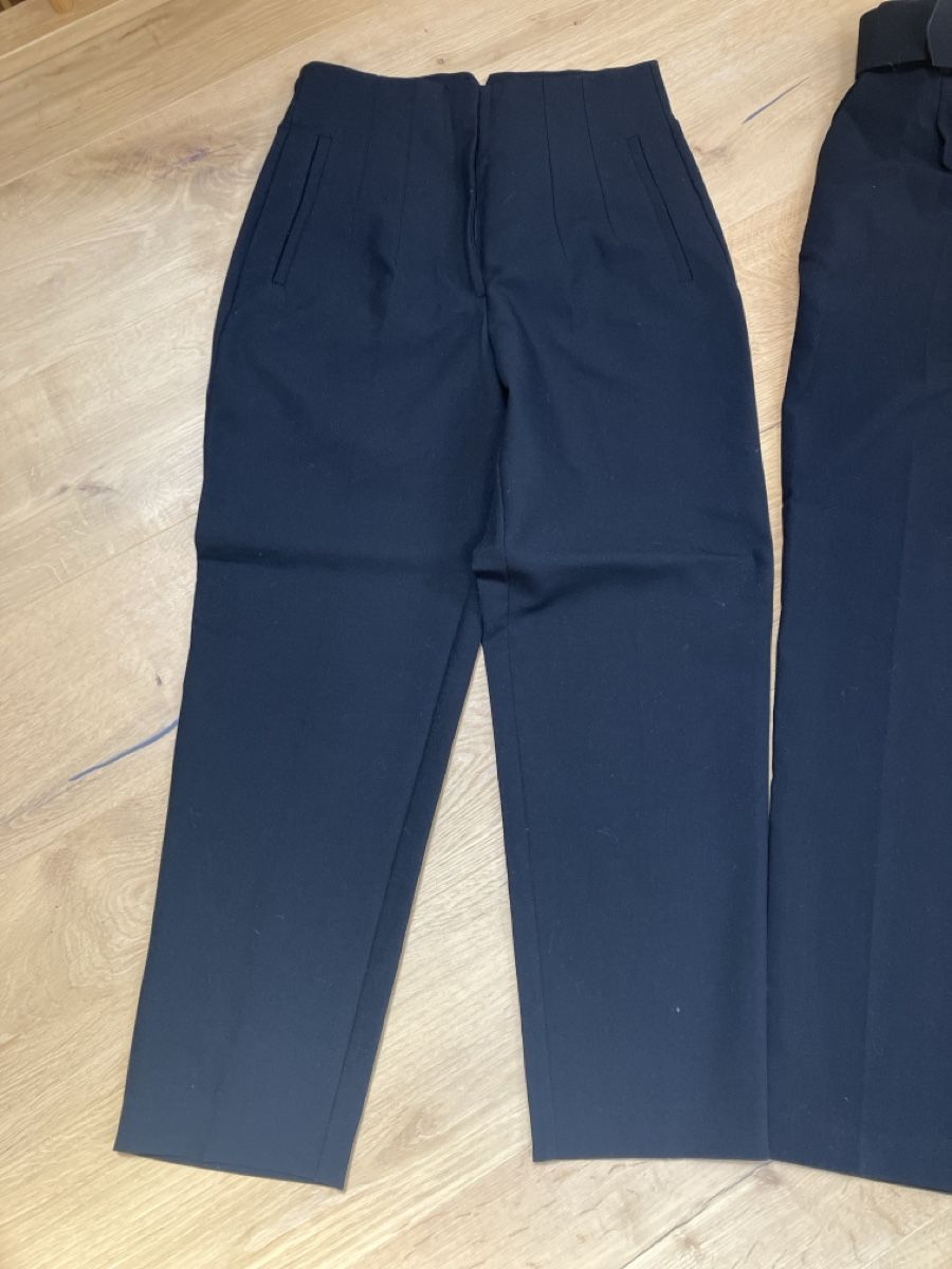 Zara Lotti di vestiti: 3 schwarze Stoffhosen Gr M - zara – Usato da Weissbad venduto da Praxedis_P51 2