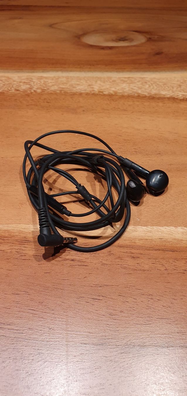 Apple Cuffie: LUDOS Apple iPhone EarPods Kopfhörer in Schwarz. – Usato da Zürich venduto da Leica.C89