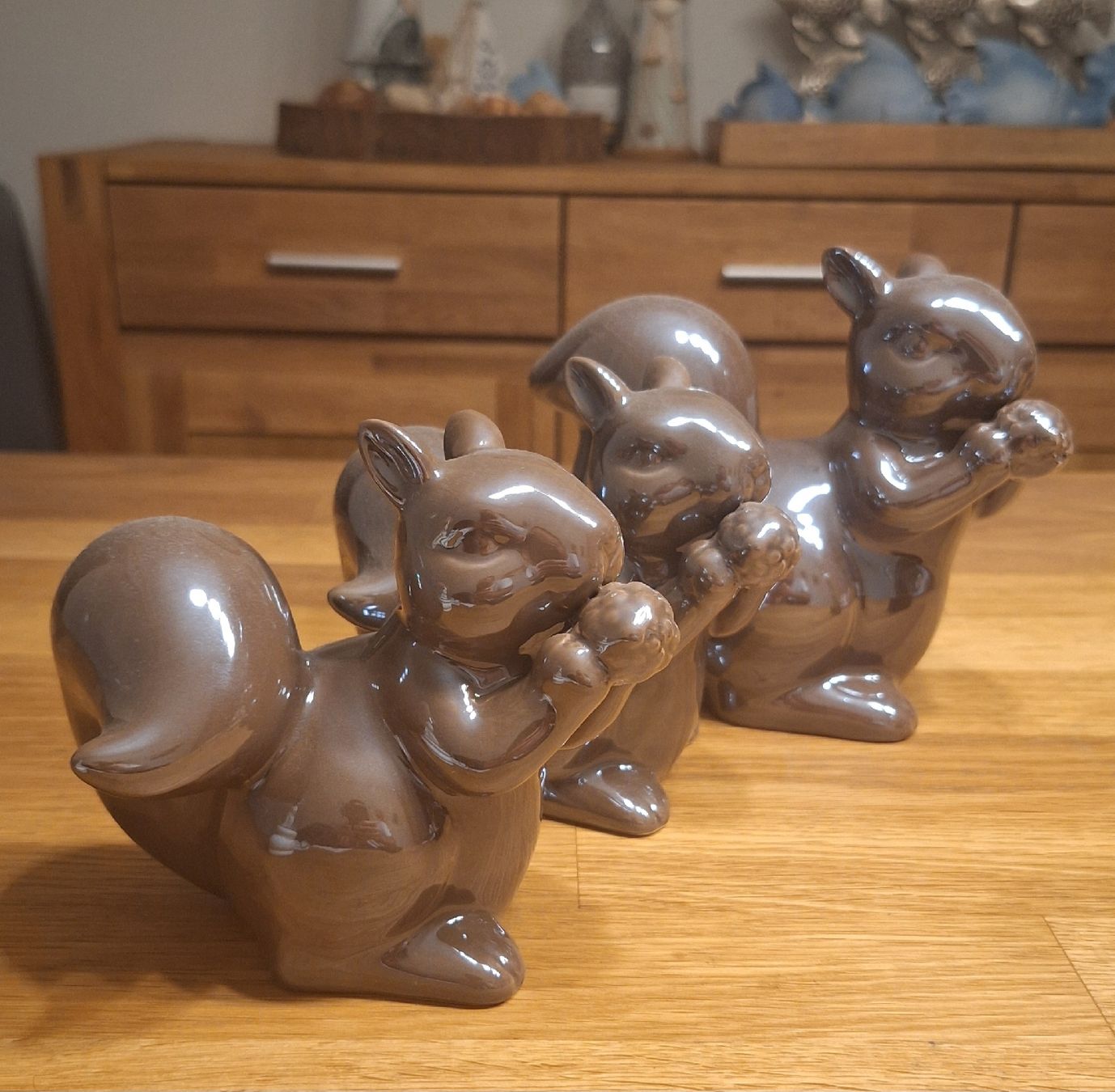 Tutte le decorazioni: 3 Eichhörnchen aus Porzellan – Nuovo (secondo la descrizione) da Luzern venduto da thomarco 1