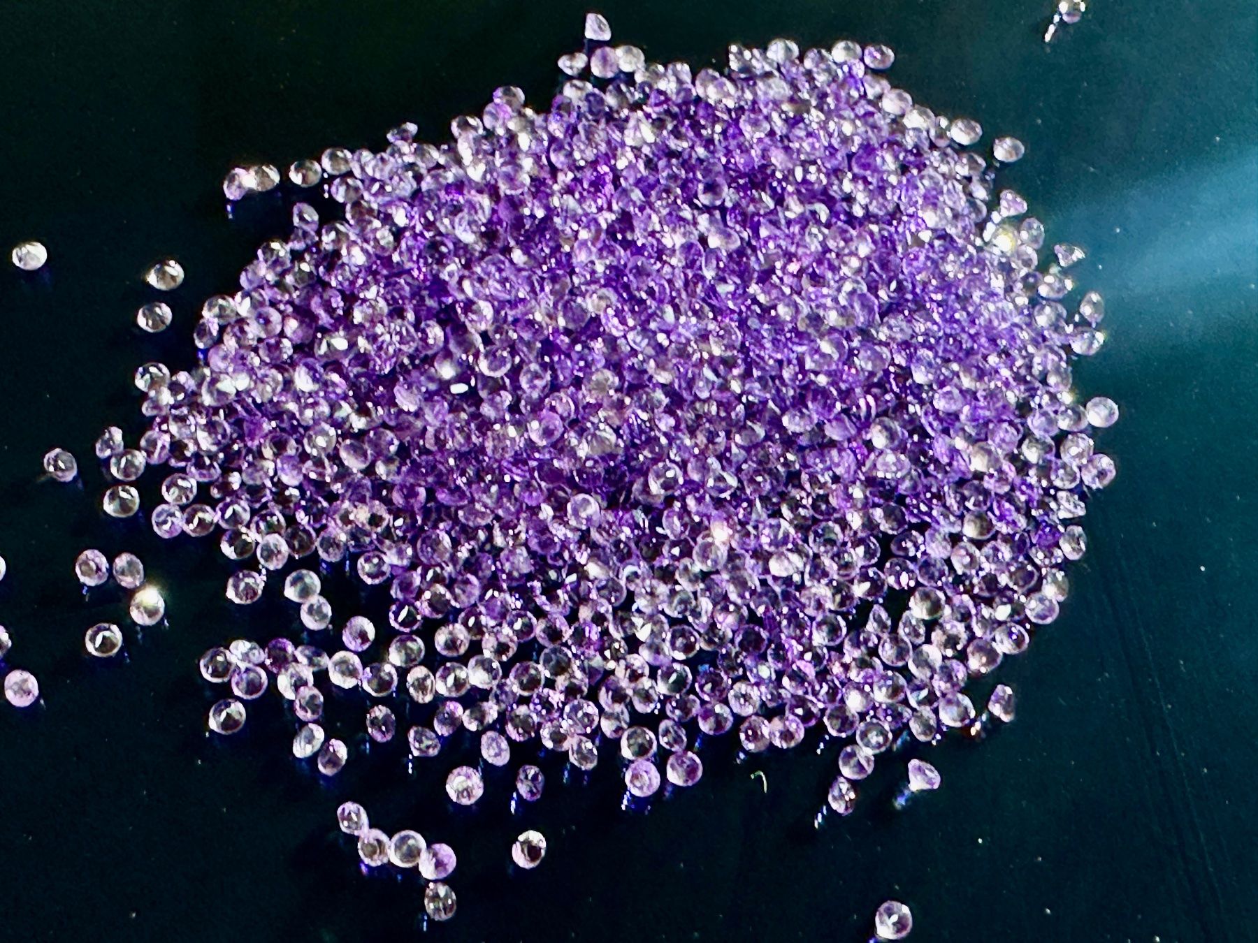 Pietre preziose: 50 St fein brillantgeschliffene Amethyst-Pointer 1,5 mm – Nuovo (secondo la descrizione) da Langenthal venduto da Seelenfreunde 8