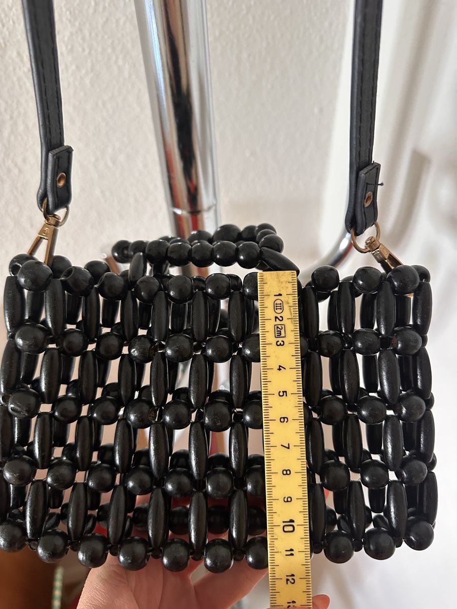 Borse da donna: Kleine Handtasche mit Holzperlen – Usato da Basel venduto da uyuni01 1