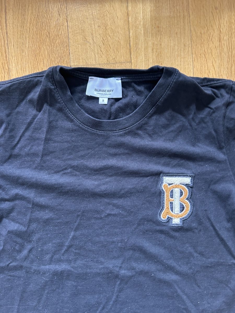 Burberry T-shirt: Burberry Shirt  – Usato da Bern venduto da 44RewornHunter 2