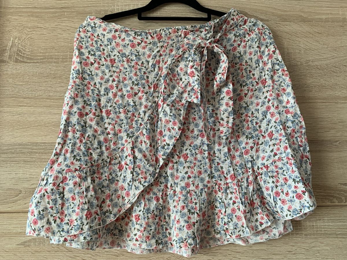 Zebra Kleiderpakete: Joli ensemble fleuri – Neu (gemäss Beschreibung) aus Montreux von Izapeche811 3