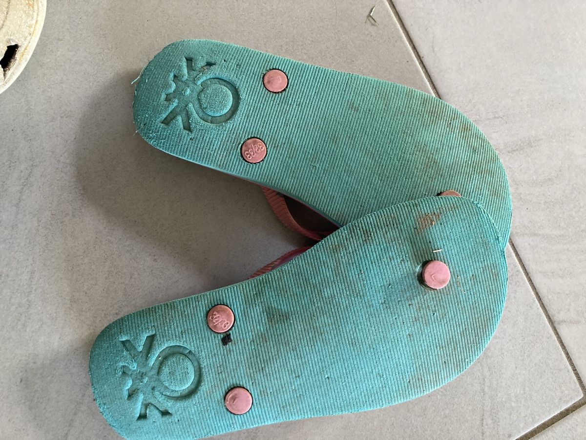 Benetton Scarpe per ragazze: Flipflops Benetton 33 – Usato da Amden venduto da Karplusan 1