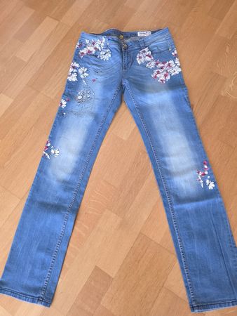 Desigual Jeans, Gr. 30, mit Blumenmuster, Top Zustand!
