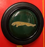 Momo Hupenknopf mit Jaguar Logo