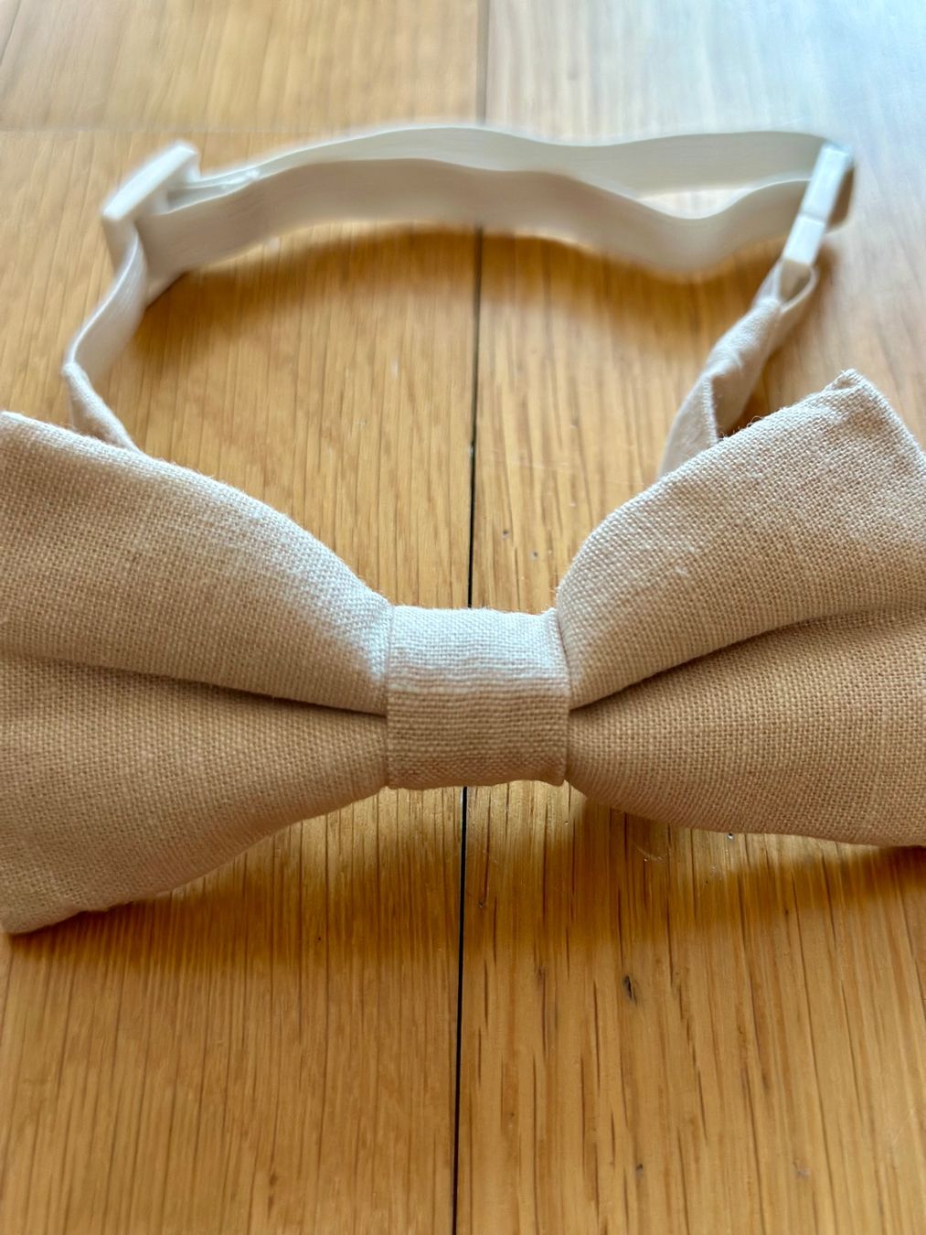 Dekobänder: Kinderfliege Beige – Gebraucht aus Gutenswil von martinastrebel 1
