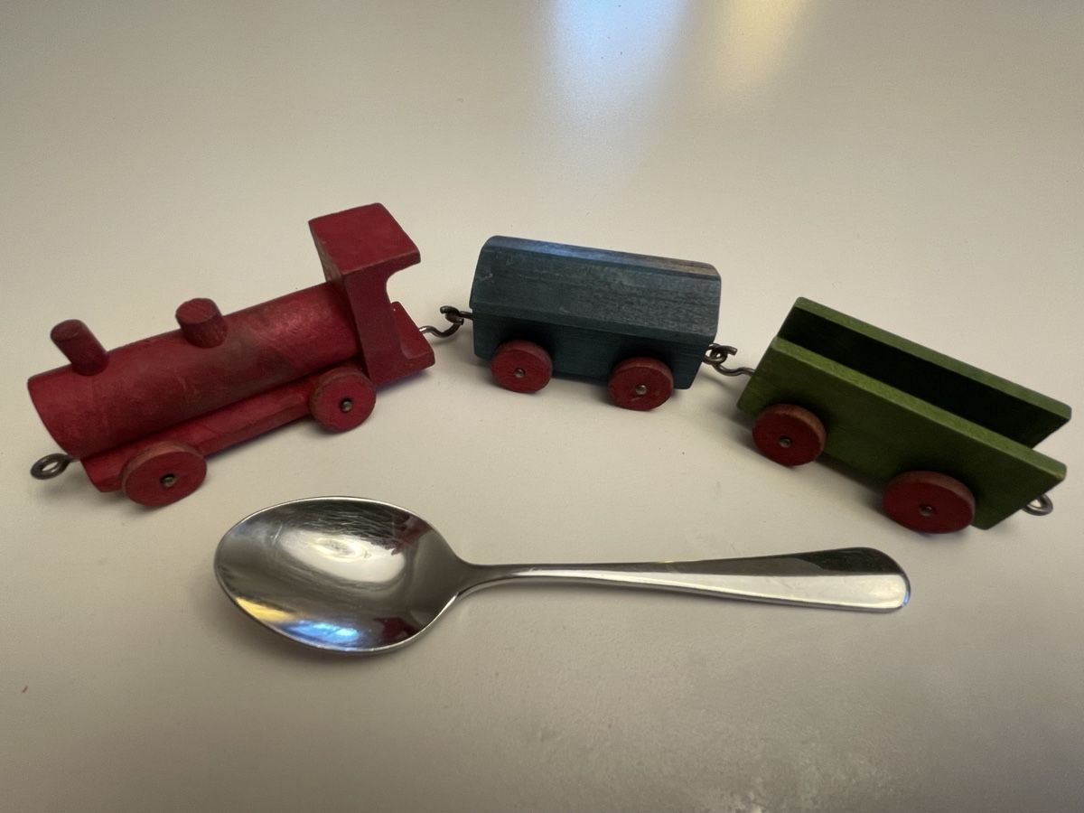 Giocattoli: Petit train en bois vintage – Usato da Granges-Marnand venduto da val_2b5z