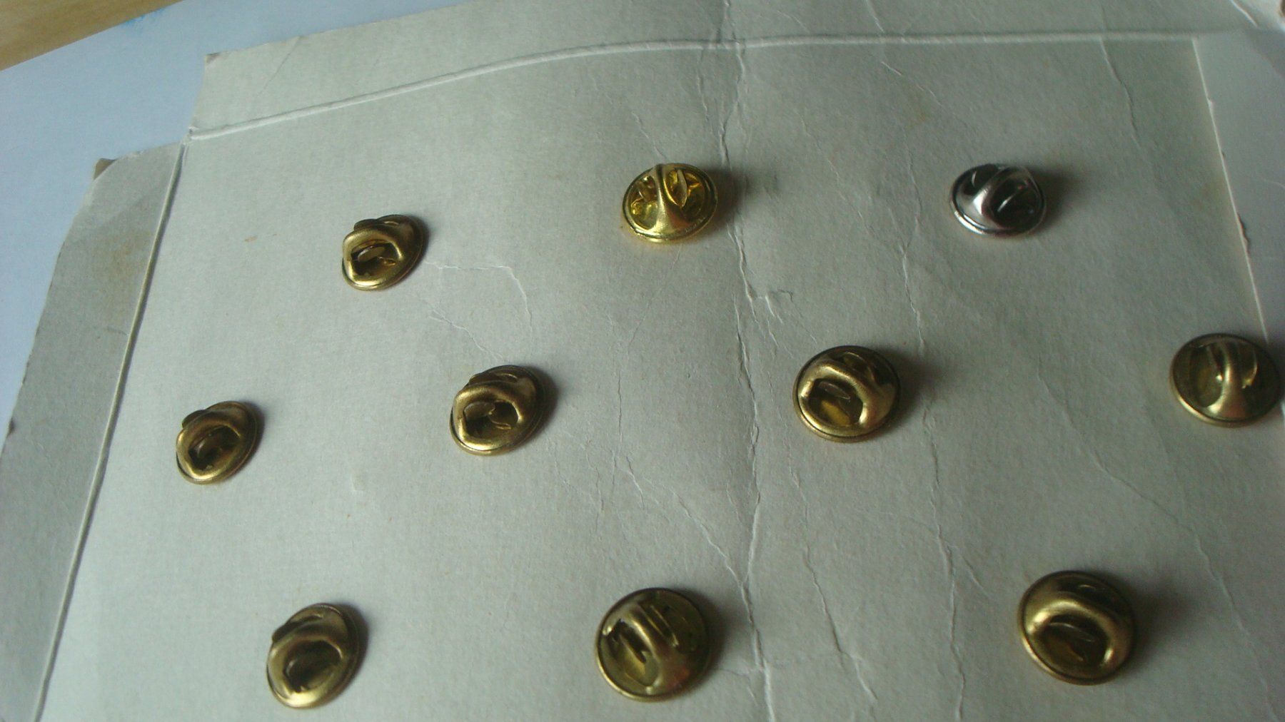 Placchette & Badge: 10 Auto Pins – Nuovo (secondo la descrizione) da Münchenstein venduto da Pesci6 4