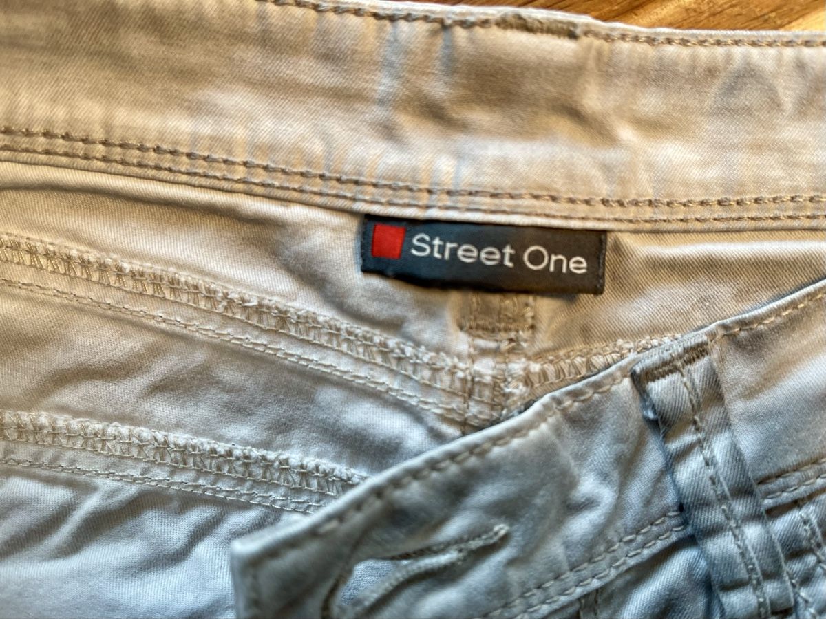 Pantaloni: NEU: Street One Capri Hose Gr. 34 – Nuovo (secondo la descrizione) da Buchrain venduto da Sunny026 3