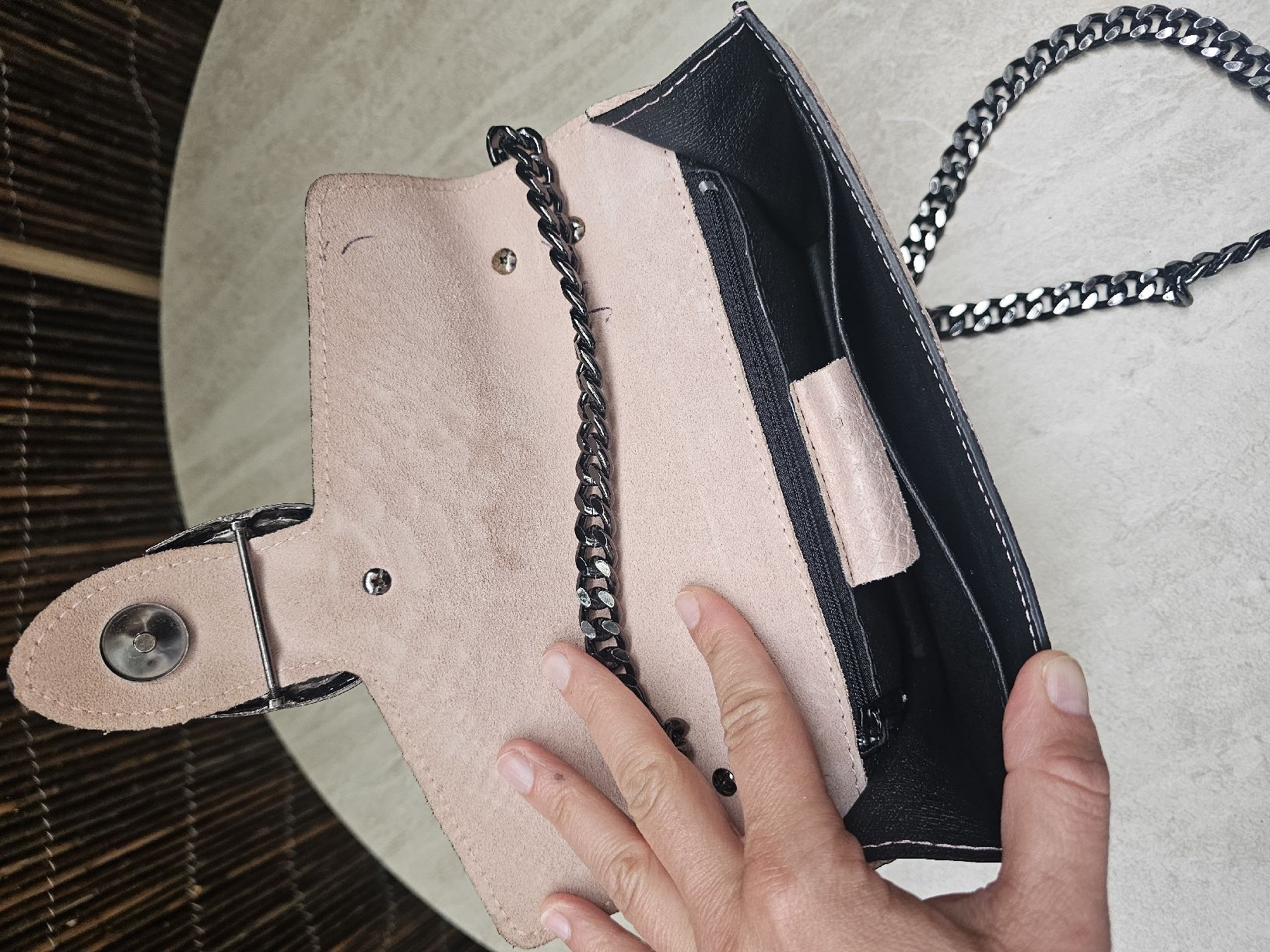 Borse da donna: Chice Puderrose Tasche in Schlangen-Optik  – Nuovo (secondo la descrizione) da Bern venduto da Oscarella 1
