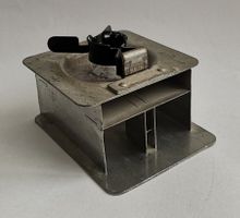 Kerzenhalter und Aufbewahrung Teil zu Alter Militärlampe.