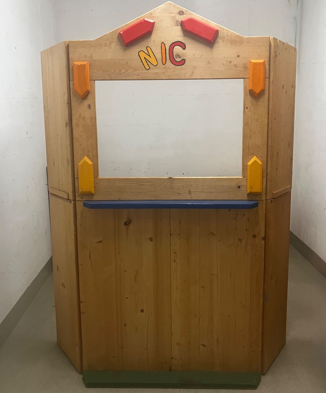 Jouets: Kasperlitheater aus Holz – D'occasion à Hohentannen par kudulibi