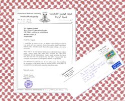 Jericho Bürgermeister Nazieh Amireh mit Brief aus Palästina