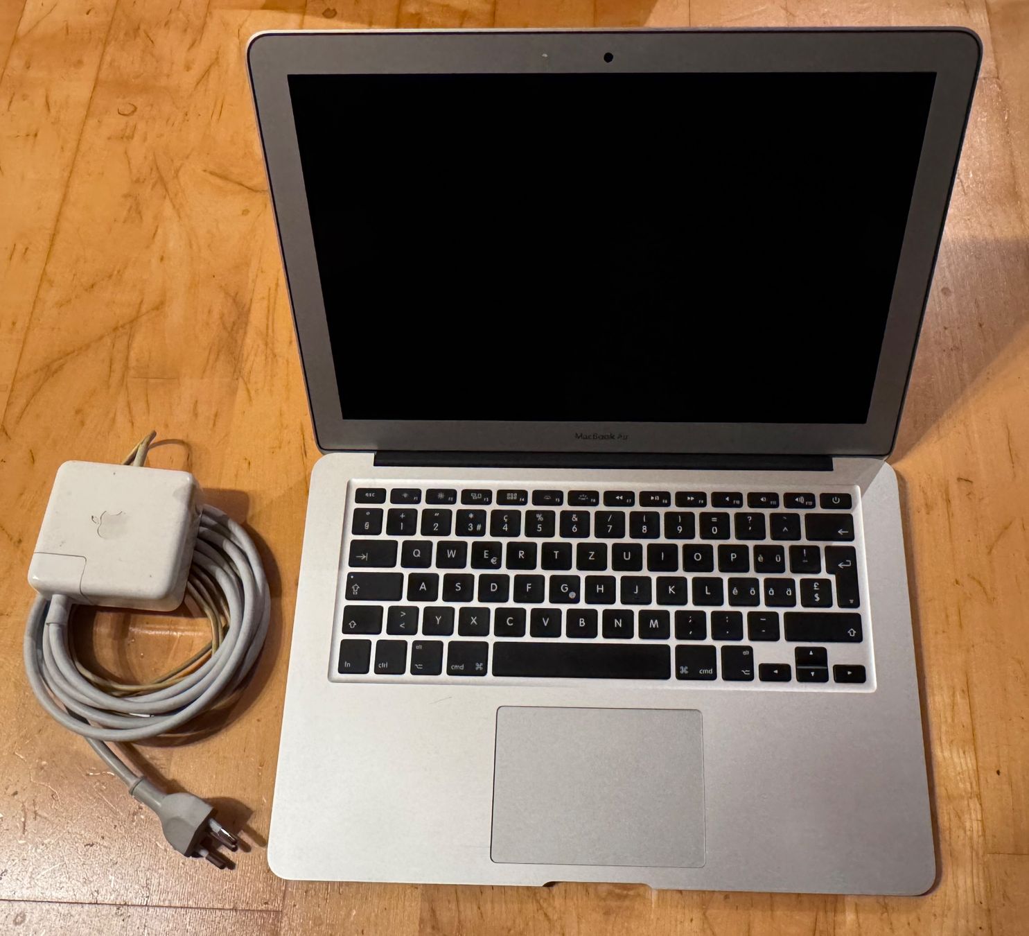 Apple Notebook: MacBook Air 13" A1466 2015 – Usato da Unterengstringen venduto da NOISE