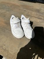 Weisse Nike Air Force Kinderschuhe, Grösse 26 Top!