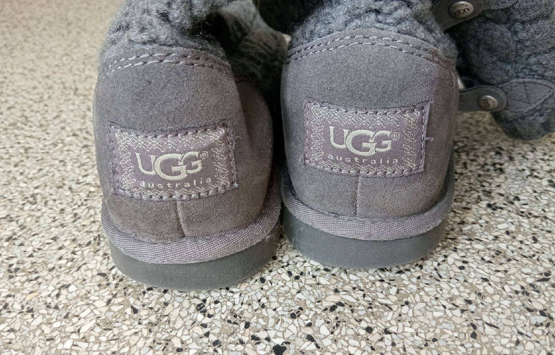 Ugg Scarpe da donna: UGG Tularosa Strick Echtes Lammfell & Wildleder Grau 38 38.5 – Usato da Allschwil venduto da Evgeniia78 5