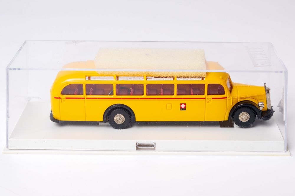 Brekina Voitures modèles: MB O 5000 Postauto PTT 1/87 mit VP Vitrinenmodell – D'occasion à Häusernmoos par adlerfedern