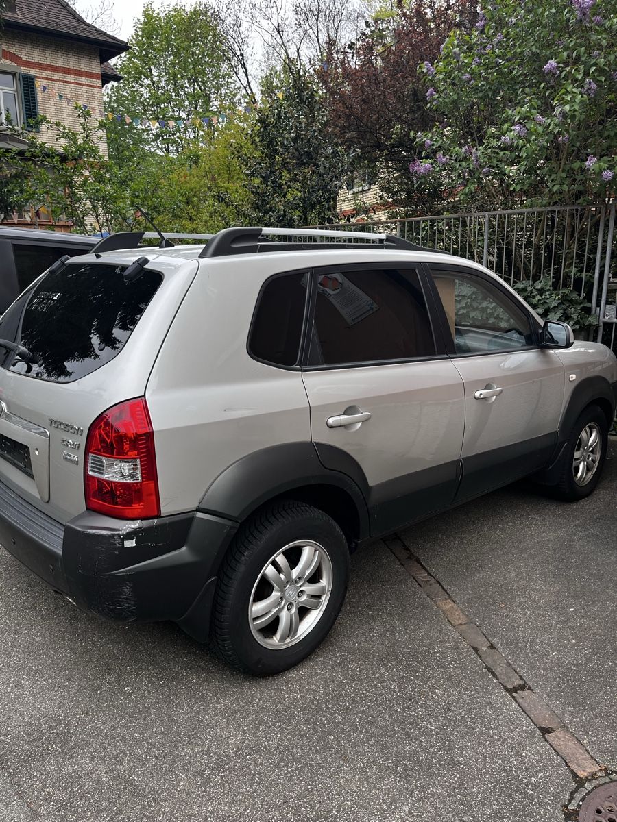 Hyundai Automobili: Hyundai Tucson - Ab Platz – Usato da Zürich venduto da luc_dds6