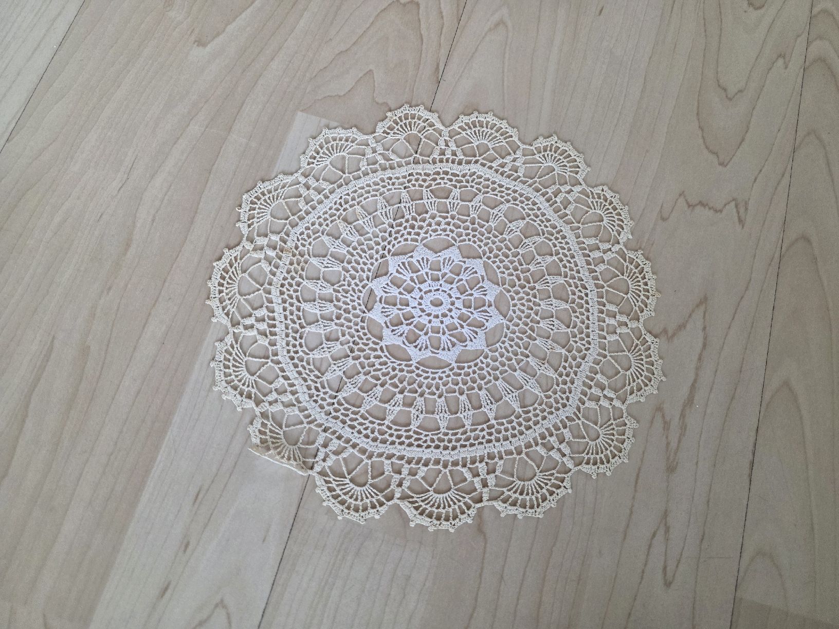 Sottobicchieri: Gehäkelte Deckchen, 5 Stk, Handarbeit, Vintage Stil – Usato da Suhr venduto da andreas_2008 4