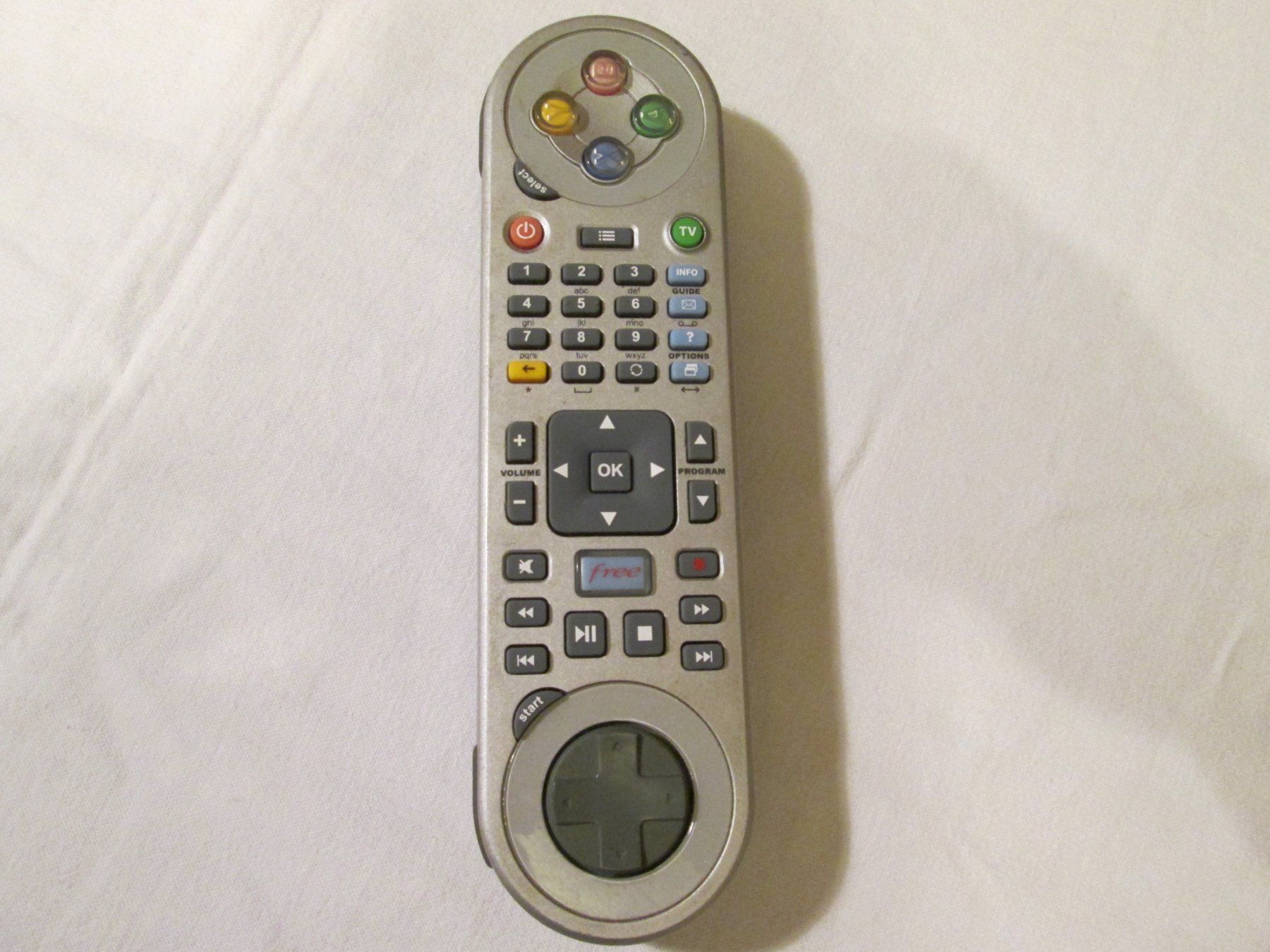 Telecomandi: Télécommande universelle avec joystick - Etat impeccable(62) – Usato da La Chaux-de-Fonds venduto da Marteaux