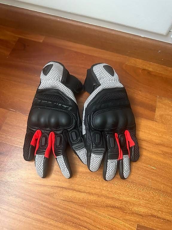 Handschuhe & Handstulpen: REVIT! Motorradhandschuhe in Grösse L. – Gebraucht aus Uzwil von peasel91