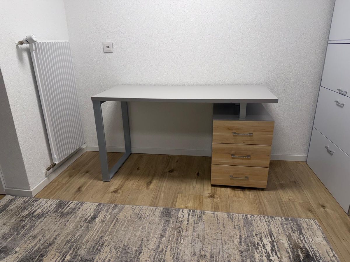 Scrivanie: Schreibtisch – Usato da dällikon venduto da baci09