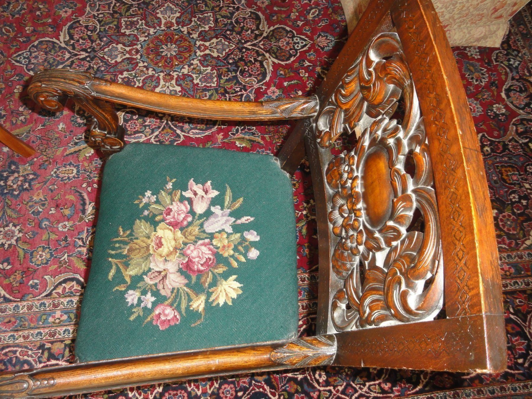 Poltrone: Antiker Gobelinsessel – Usato da Steffisburg venduto da Robinh.17 3