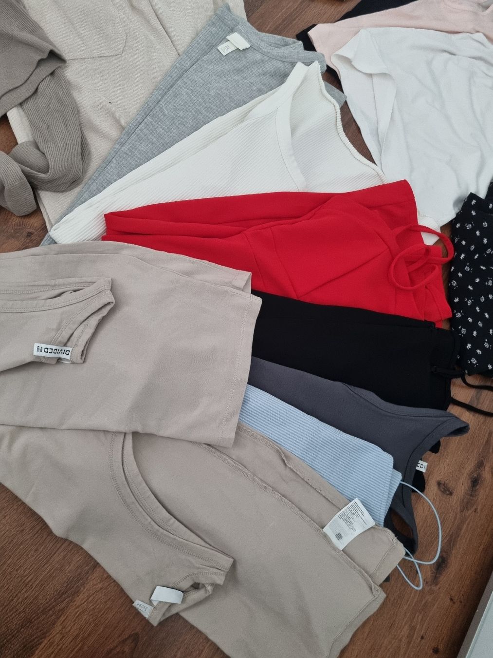 Lots de vêtements: Kleiderpacket M – D'occasion à winterthur par Laurastar01 1