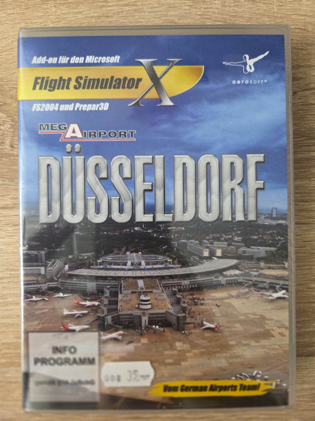 Giochi: Düsseldorf for Flight Simulator X FSX - RARE - PC - NEW – Nuovo e nell'imballaggio originale da Carouge GE venduto da Franllo