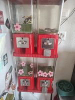 Distributeurs bonbons.Pièce authentique et pleine de charme
