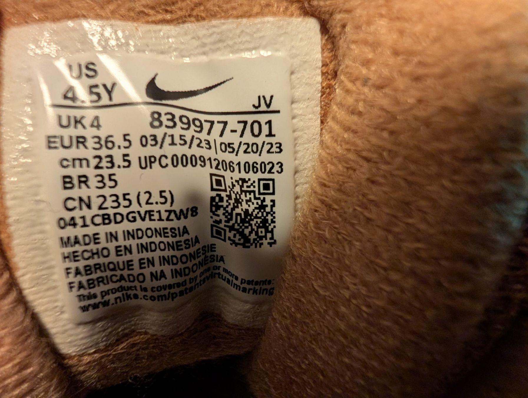 Nike Scarpe per ragazzi: 2x Turnschuhe Nike Grösse 36.5 – Usato da Ehrendingen venduto da tdz1980 6