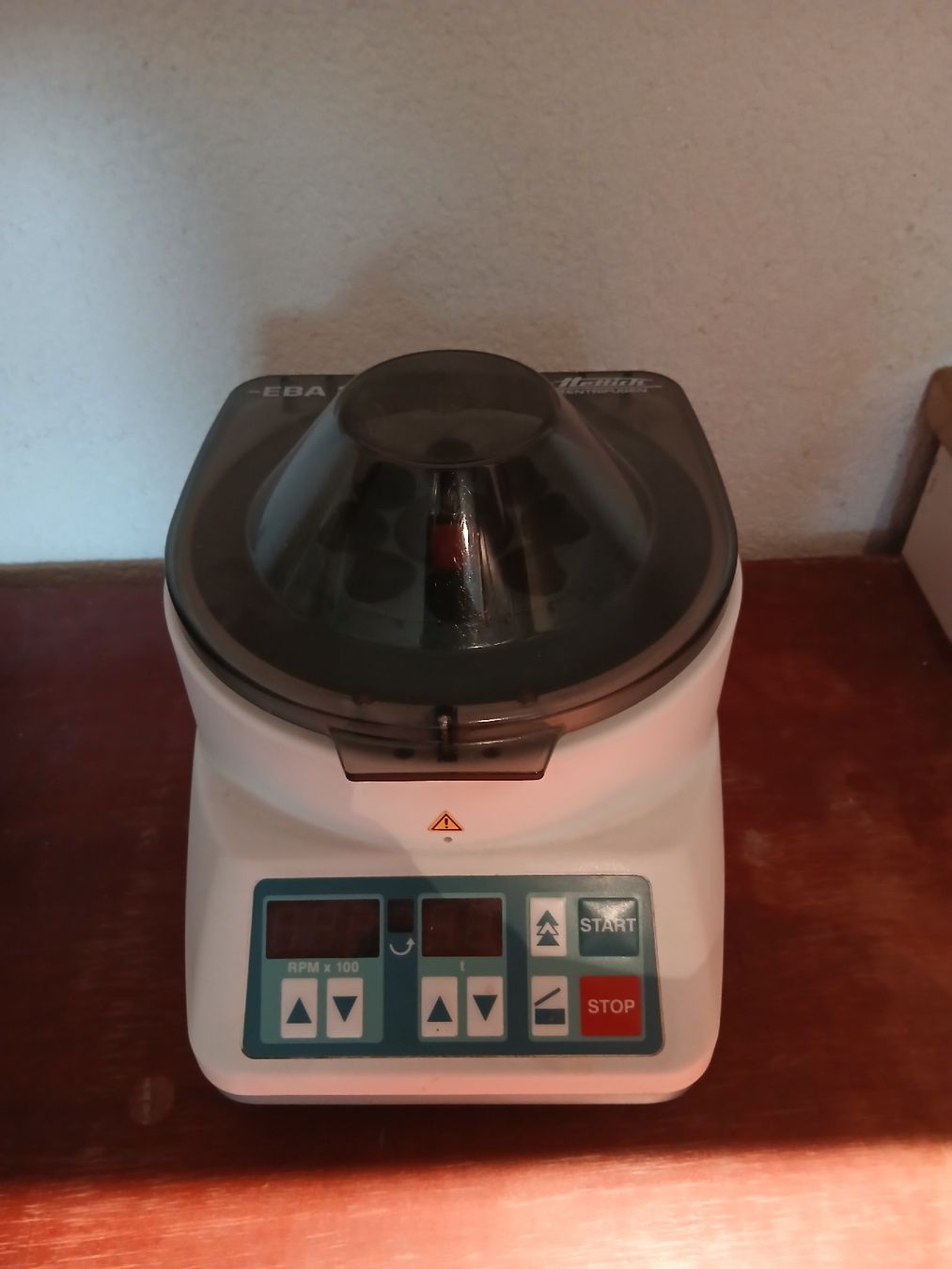 Attrezzature mediche: Appareils de mesure pour  médecines  – Usato da Grandfontaine venduto da Celudo 4