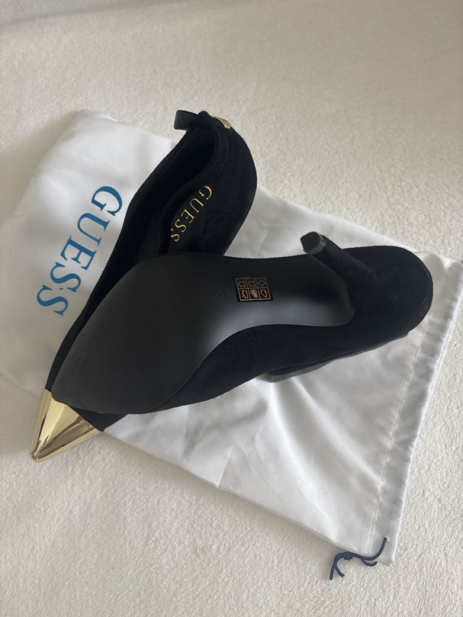 Guess Scarpe da donna: Guess Pumps Gr. 38 Schwarz mit Gold – Nuovo (secondo la descrizione) da Feusisberg venduto da LadyLook 2