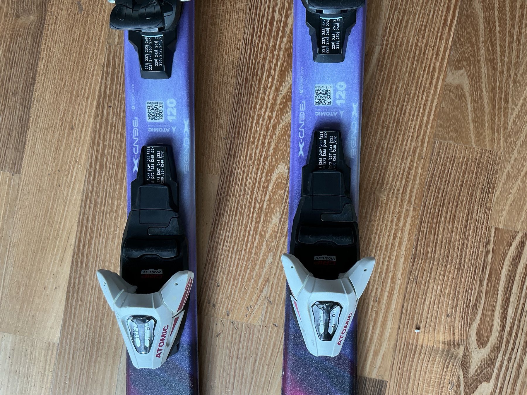 Atomic Skis: Kinder Ski Marke Atomic inkl. Bindung – D'occasion à Dättlikon par Korodian7 1