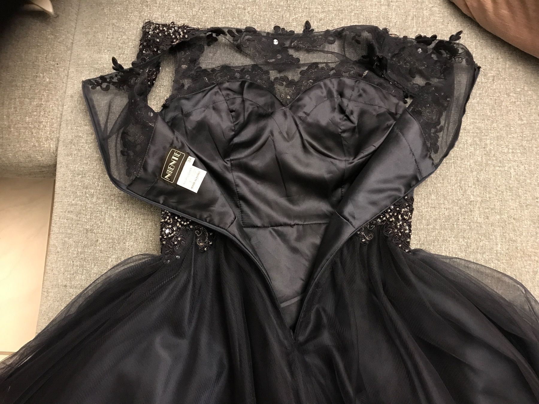Robes: Abendkleid – D'occasion à Niederglatt ZH par Mary102 3