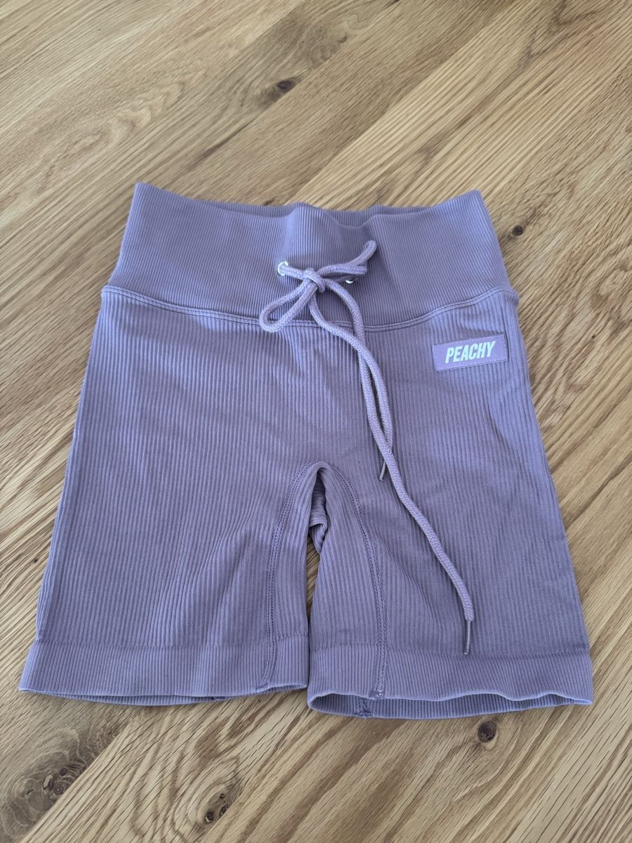 Pantaloni: Peachy Passion Fitness Shorts – Nuovo (secondo la descrizione) da Oberuzwil venduto da lynni_97