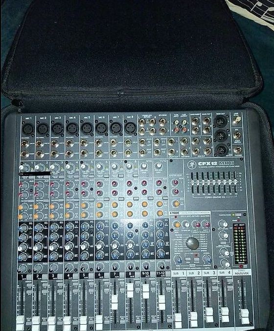 Mackie Console di mixaggio: MACKIE MIXER – Usato da Schlieren venduto da Karr