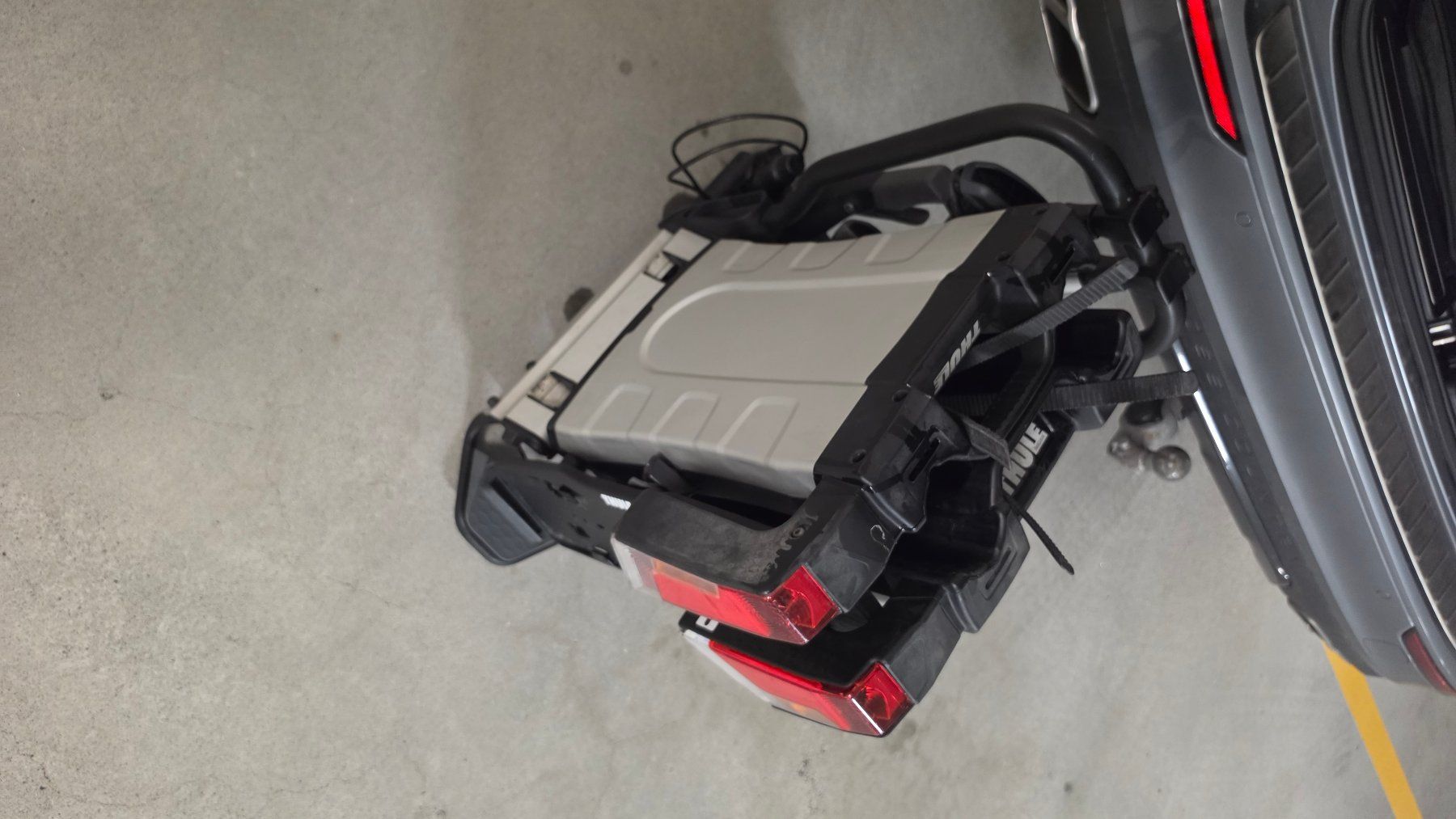 Thule Remorques: Thule EasyFold XT 2 Fahr­rad­trä­ger – D'occasion à Boswil par brunohuber.zh 2