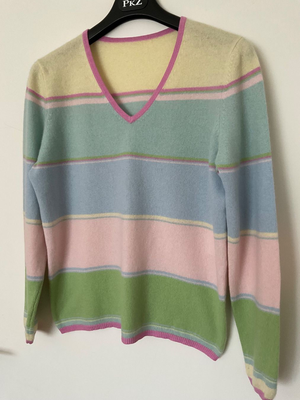 Madeleine Pullover & Sweatshirts: Madeleine 100% Kaschmir Pullover Gr 40/42 – Gebraucht aus Urdorf von alda02 1