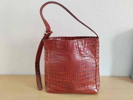 CRIZ Swiss Handmade Schultertasche Kroko-Optik Braun 32x32cm